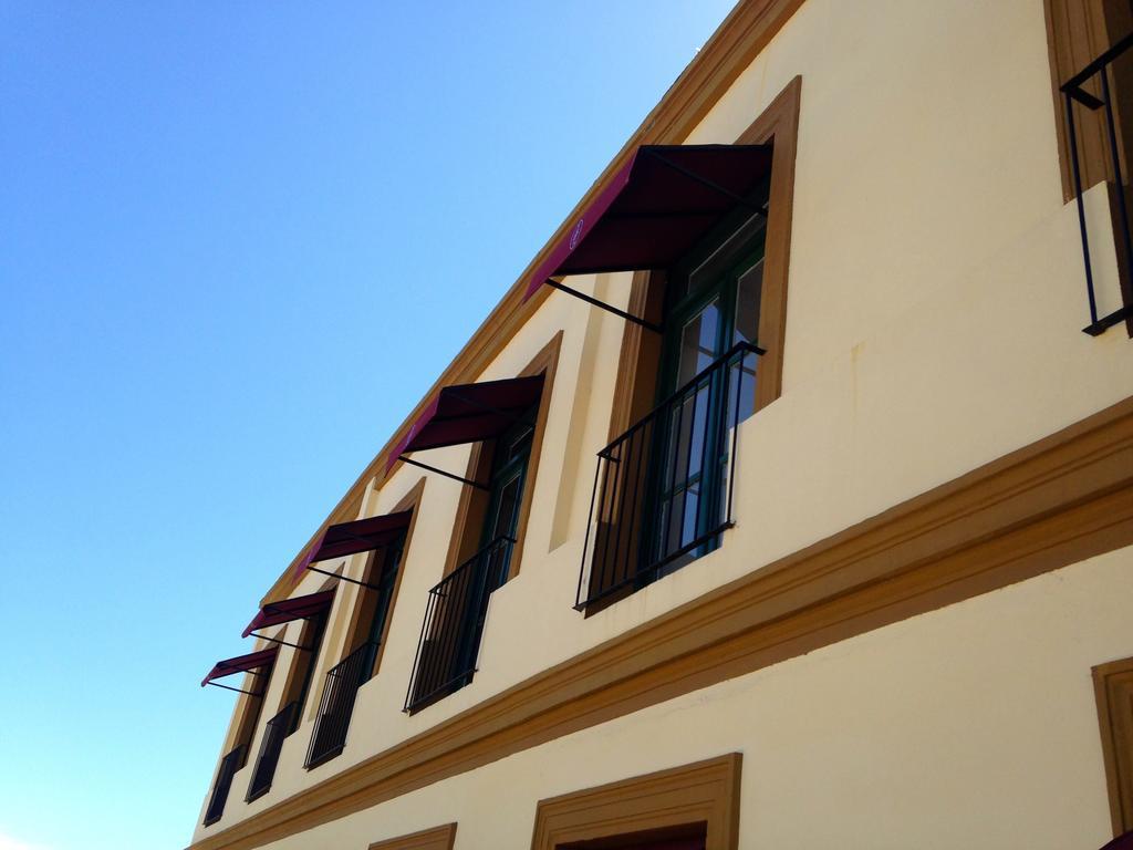 Real Hotel Lujan Exteriör bild