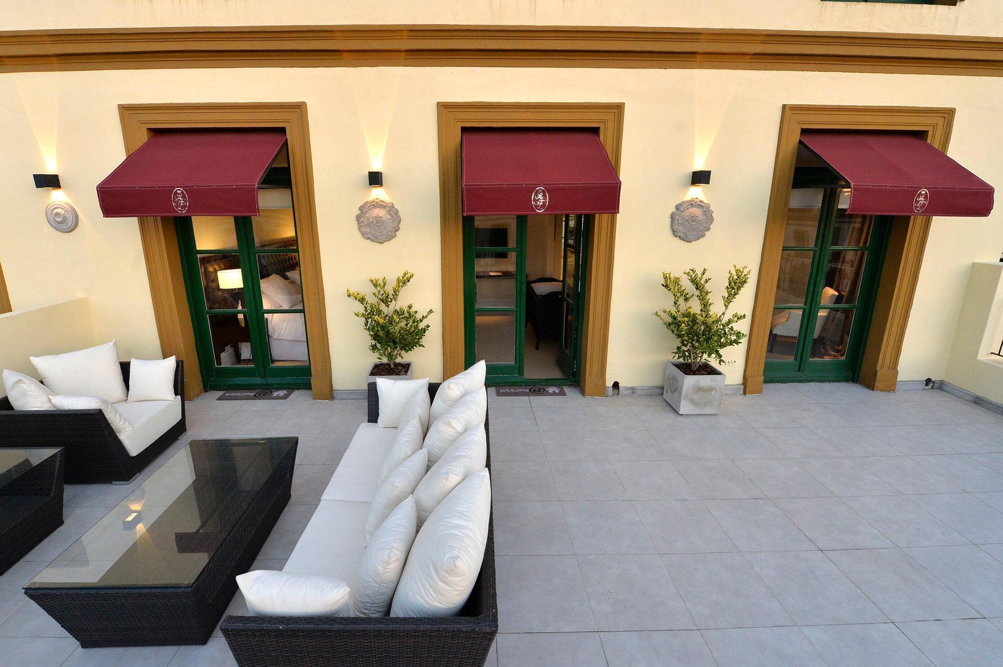 Real Hotel Lujan Exteriör bild
