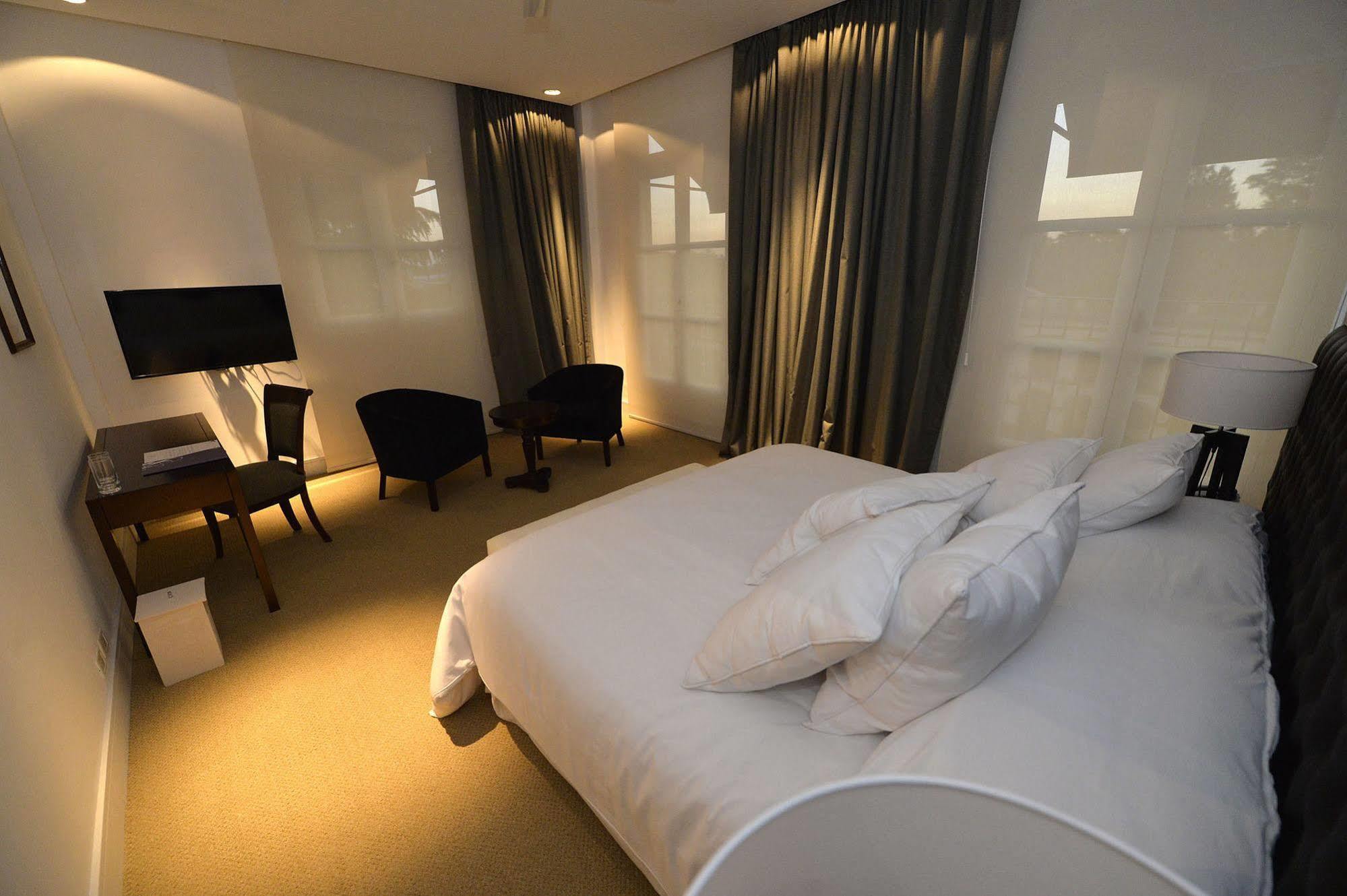 Real Hotel Lujan Exteriör bild
